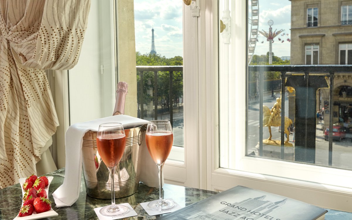 Eiffel Tower Suite