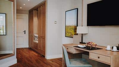 Elegant Nature Room - Alpine View