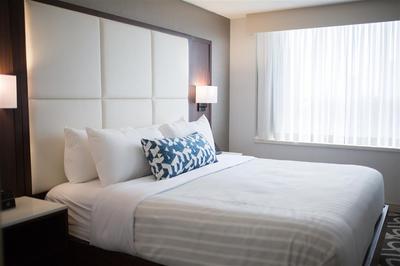 ParkHotelLondon PreferredKingSuite