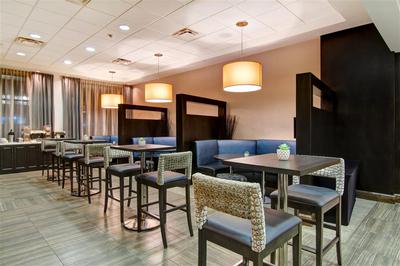 ParkHotelLondon BreakfastArea
