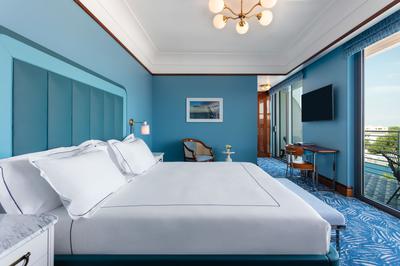 Signature Suite
