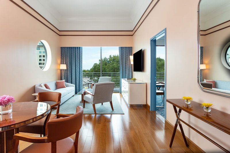 Classic Corner Suite