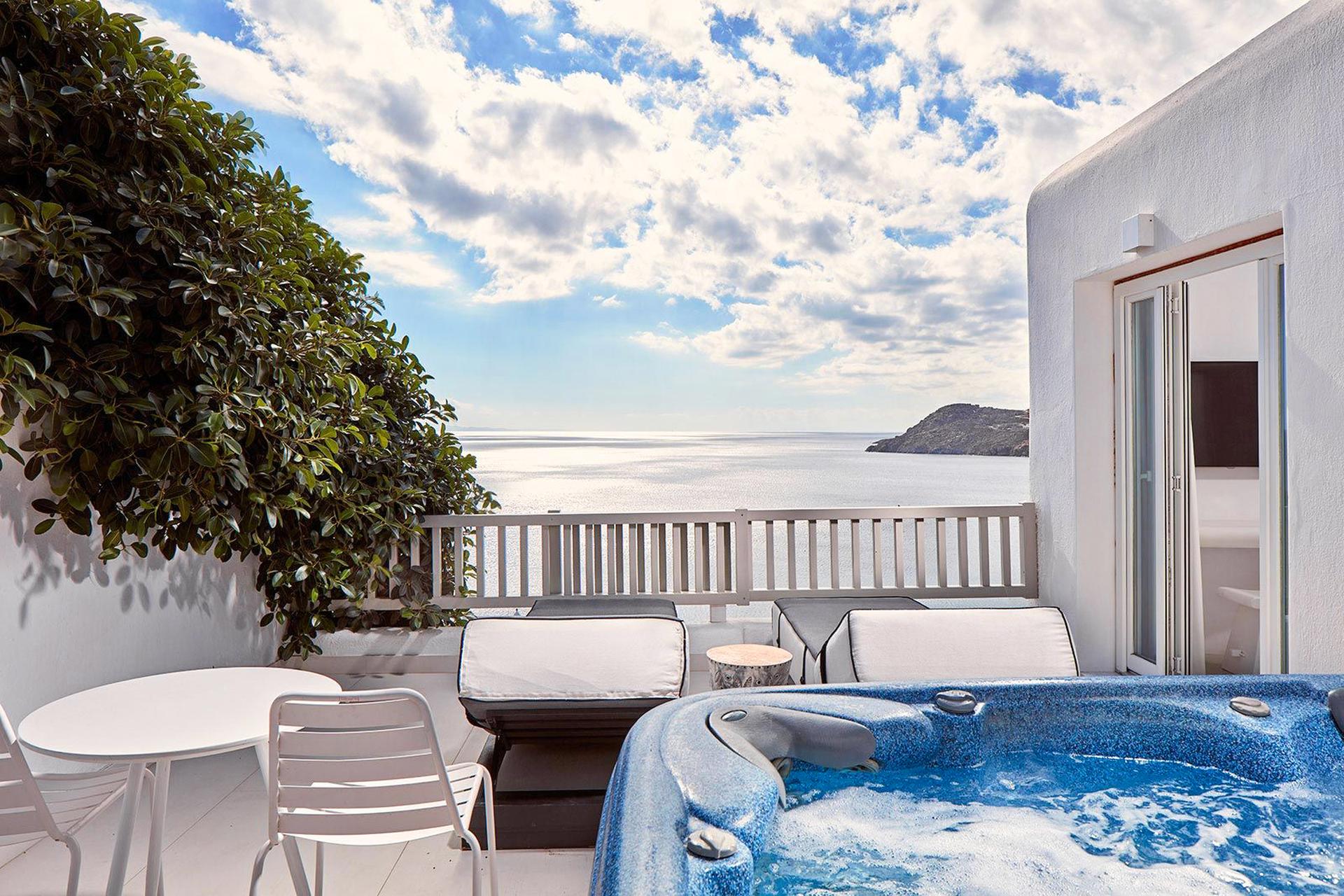 Junior Sea View Suite Open Plan