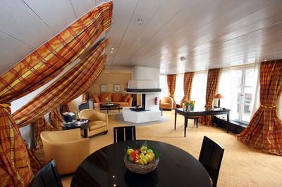 Panoramic Presidential Suite