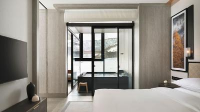 Park-Hyatt-Niseko-Hanazono-P062-Park-Suite-Deluxe-Onsen.16x9