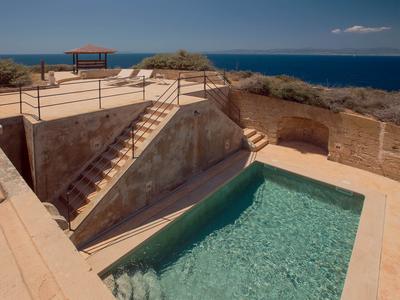 Cape Suite