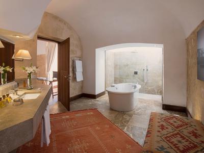 Cape Suite