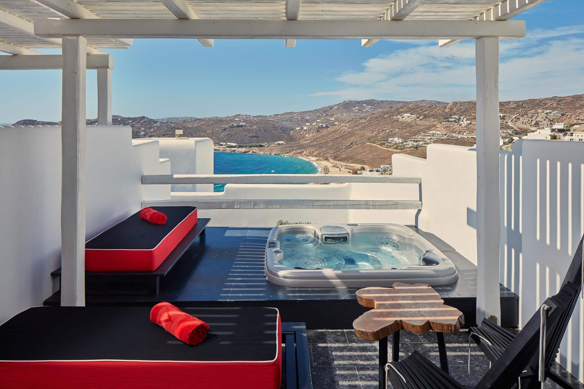 Temptation Room - Outdoor Jacuzzi