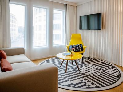 Large Suite