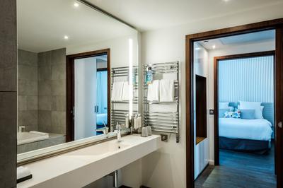 Pool Suite