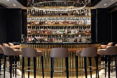 Plato Bar & Lounge