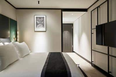 Guest Room, King