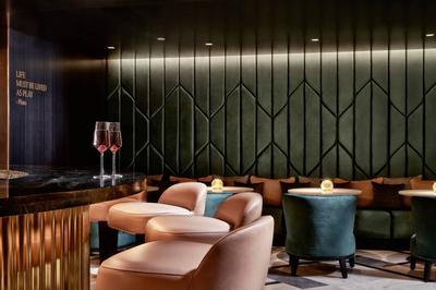 Plato Bar & Lounge