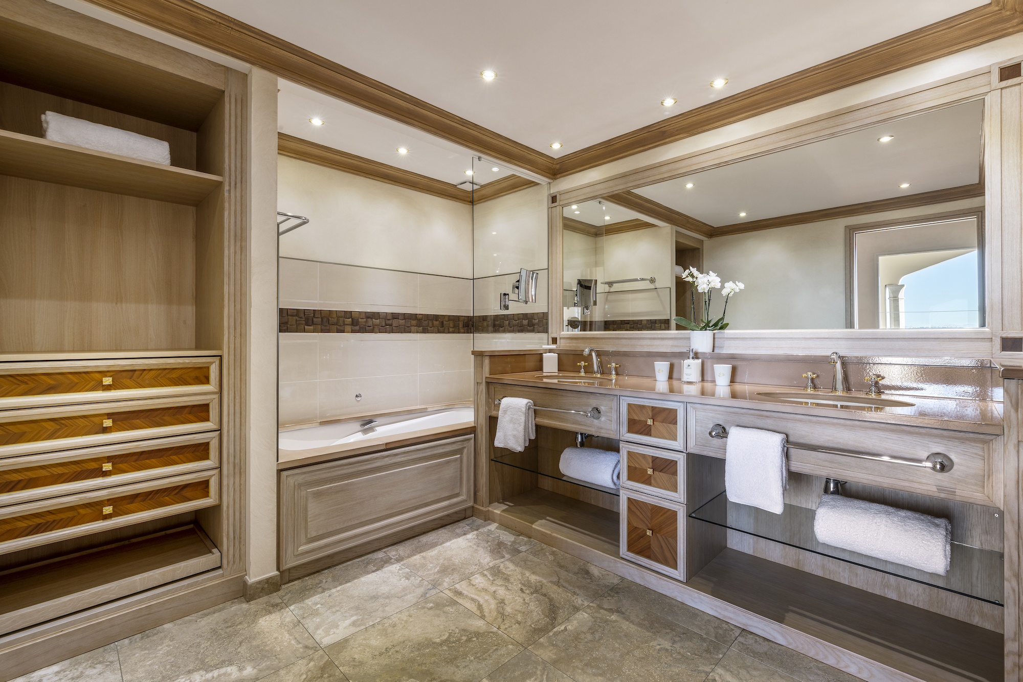 Riviera Suite
