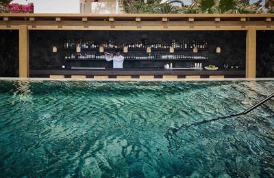 Pool Bar