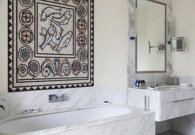 La Dolce Vita Suite
