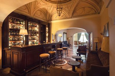 Caruso Bar