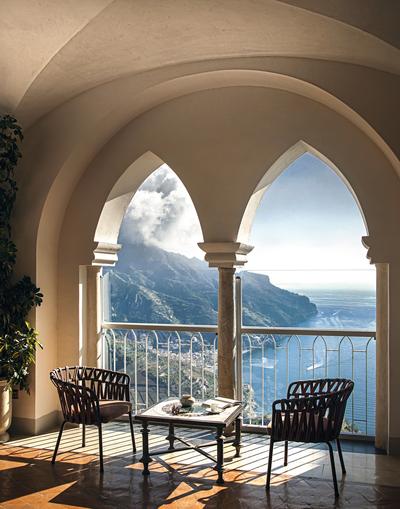 Caruso Bar