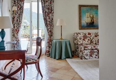 Deluxe Sea View Terrace Suite