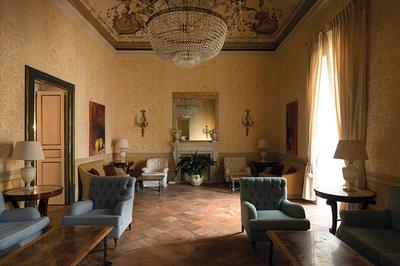 Caruso Bar