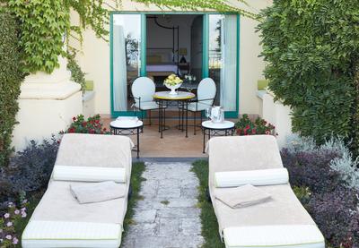 Sea View Suite with Garden