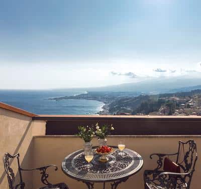 Villa Flora Room with Sea View and Balcony