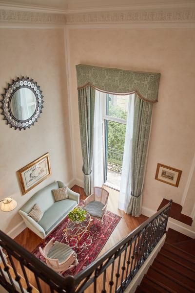 Villa Flora Gallery Room