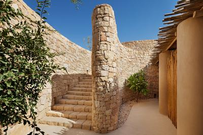 Suites Exterior