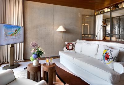 Deluxe Sea View Suite