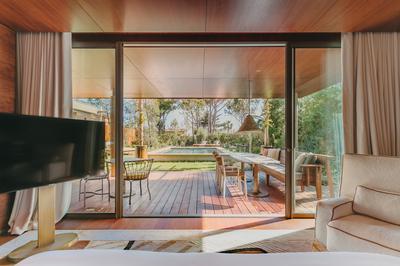 The Gigaro Pool Suite