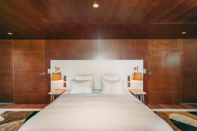 The Gigaro Pool Suite