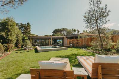 The Gigaro Pool Suite