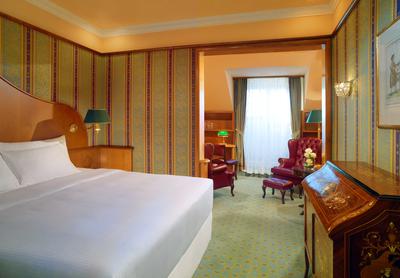 Executive Room Guest Room, 1 King, High Floor, Balcony