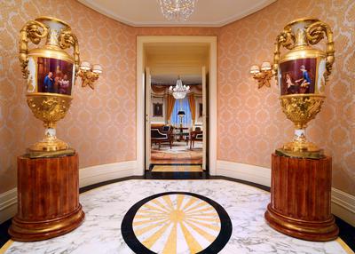 Prince of Wales Suite 1 Bedroom Presidential Suite, 1 King, State Opera View, Whirlpool
