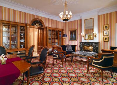 Prince of Wales Suite 1 Bedroom Presidential Suite, 1 King, State Opera View, Whirlpool