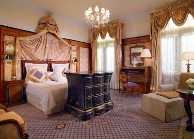 Prince of Wales Suite 1 Bedroom Presidential Suite, 1 King, State Opera View, Whirlpool