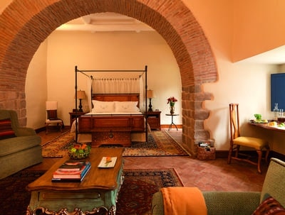 Colonial Arch Suite