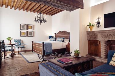 Deluxe One-Bedroom Suite