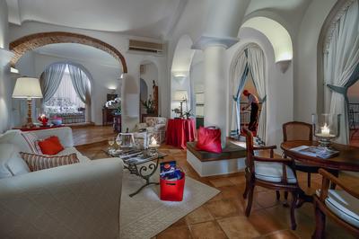 Caesar Master Suite