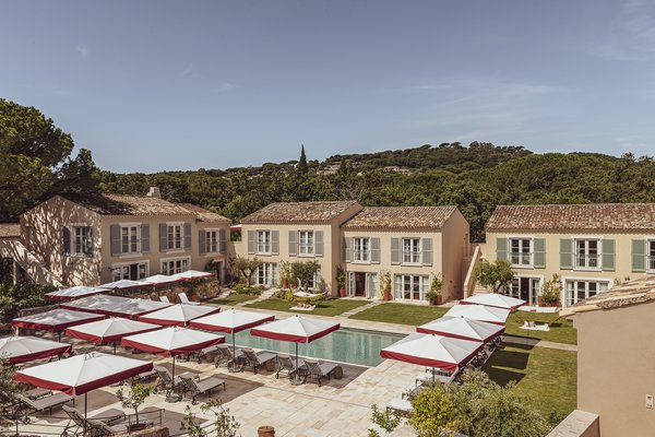 Outdoor Pool - Panoramic View