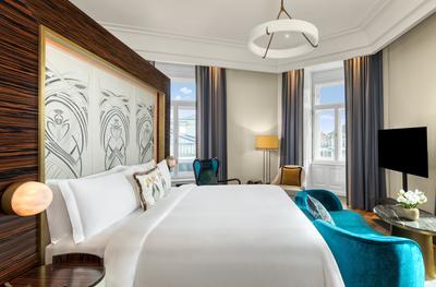 Elizabeth Bridge Suite