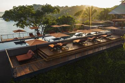 Carao Restaurant Pool Area