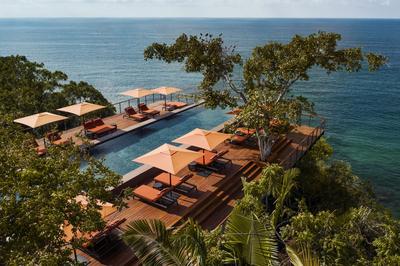 Carao Restaurant Pool Area