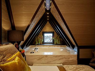 Penthouse Suite