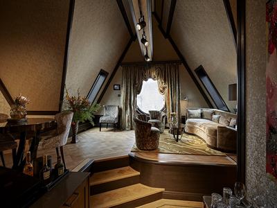 Rooftop Loft Suite