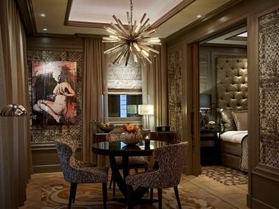 Grand Dam Square Suite