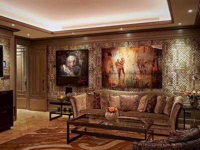 Grand Dam Square Suite