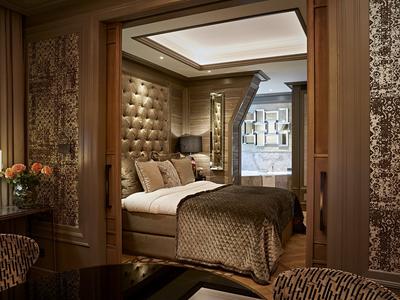 Grand Dam Square Suite