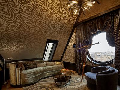 Rooftop Stage Suite