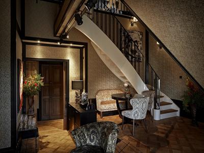 Rooftop Loft Suite